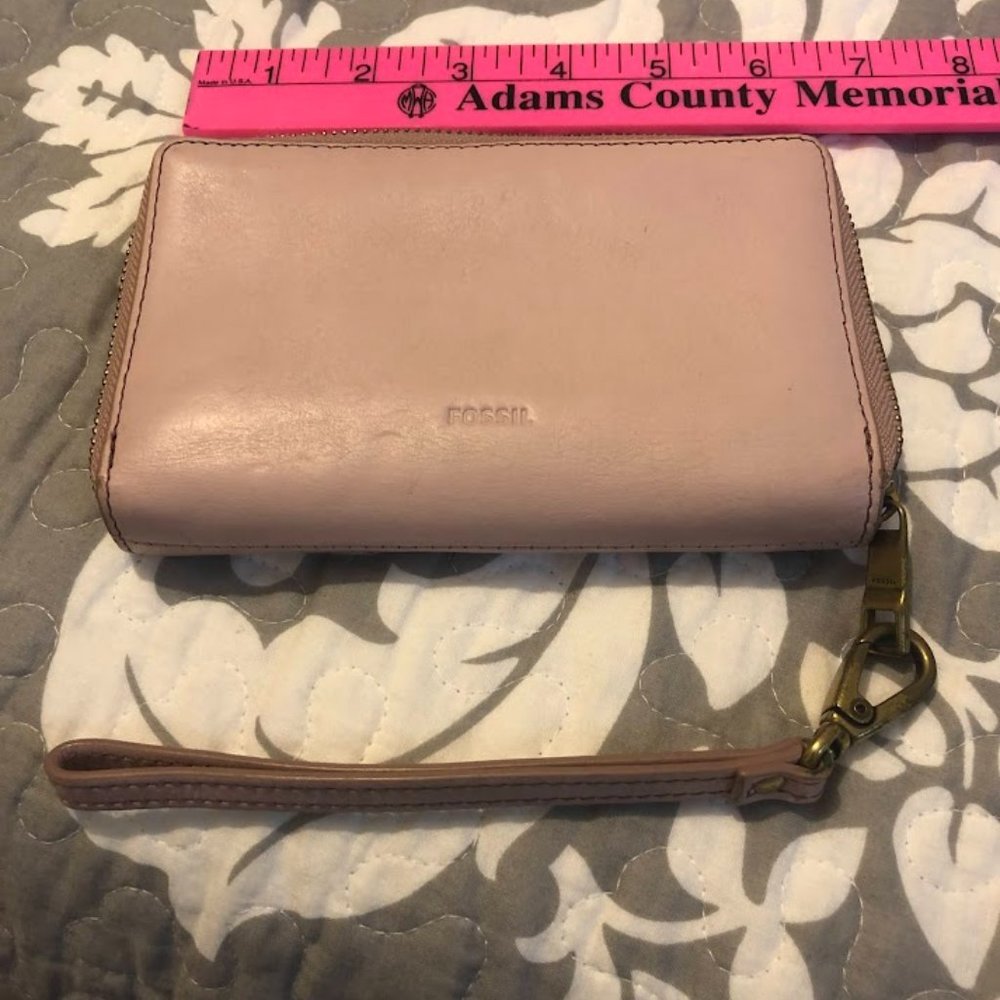 Fossil wristlet